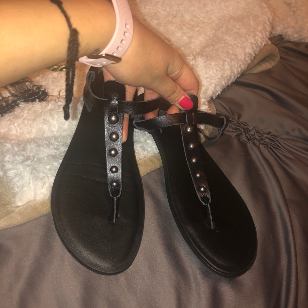 Black sandals